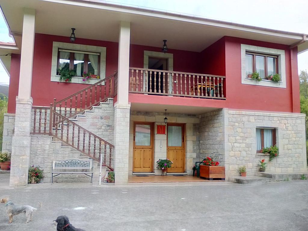 Apartments Aurora La Robellada de Onis ภายนอก รูปภาพ